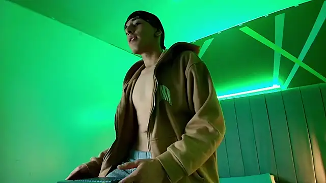 Andrew Wolff online show from October 29, 2:25 am