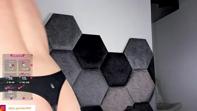 Snapshot of Dylan_Turnerr chatting on September 21, 9:05 pm Dylan Turnerr online show from September 21, 9:05 pm