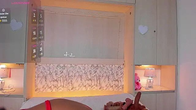 Snapshot of BeverlySteel chatting on December 16, 7:52 pm BeverlySteel online show from December 16, 7:52 pm