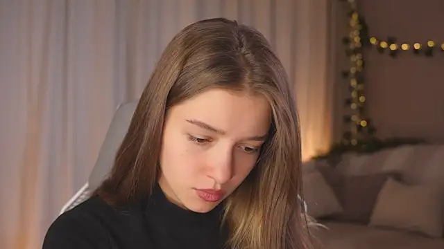 Snapshot of UdelaHathorne chatting on October 12, 2:38 pm UdelaHathorne online show from October 12, 2:38 pm