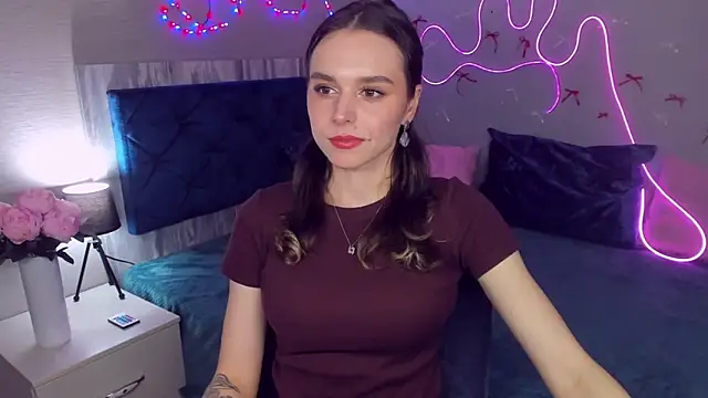 EmelyMason online show from April 9, 5:40 am