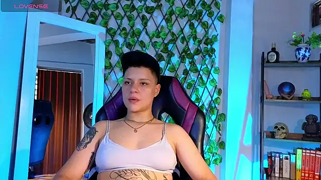 demimoore222 online show from March 19, 9:16 pm