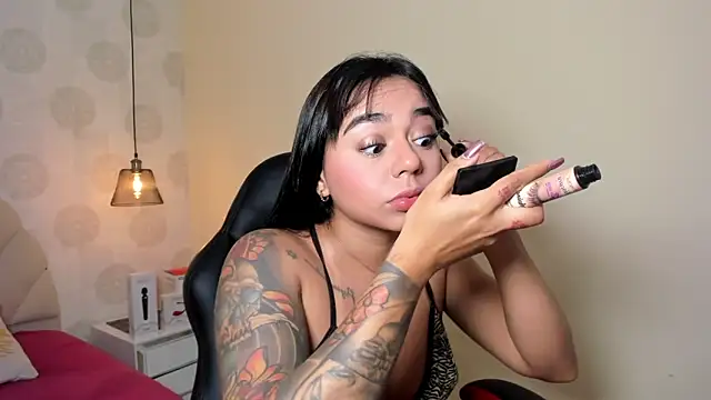 AGATHASMITH5 online show from March 30, 3:18 am