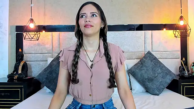 Snapshot of LiliJensen chatting on November 17, 8:14 pm LiliJensen online show from November 17, 8:14 pm