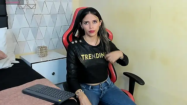 Snapshot of LiliJensen chatting on November 26, 8:10 pm LiliJensen online show from November 26, 8:10 pm