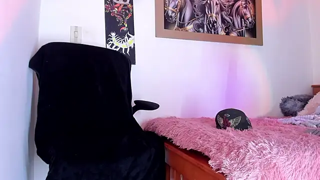 CRAZY-BOY99 online show from April 3, 11:52 am