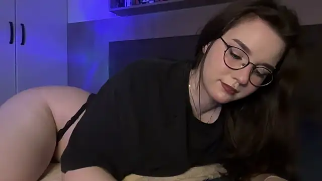 Snapshot of BeeBlossom chatting on March 20, 12:40 am BeeBlossom online show from March 20, 12:40 am