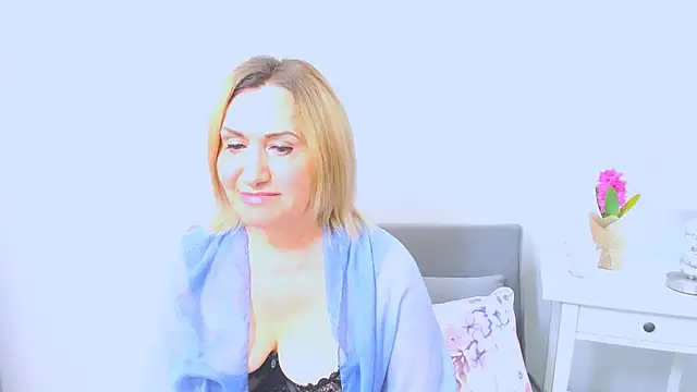 IsabellaSexyMilf online show from March 16, 10:22 am