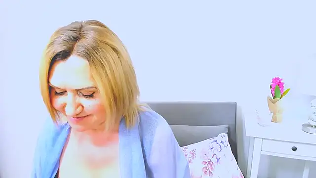 IsabellaSexyMilf online show from March 16, 1:27 pm