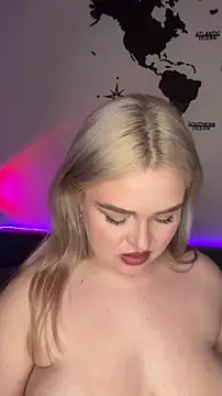 Snapshot of April_Vancee chatting on November 29, 2:42 pm April Vancee online show from November 29, 2:42 pm