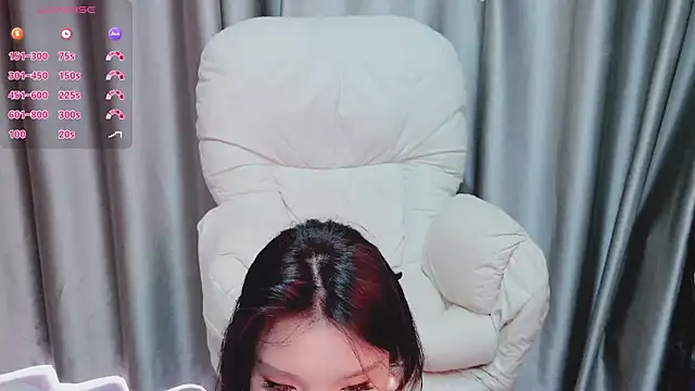 guoguo7777777 online show from March 21, 5:45 am