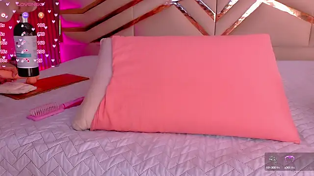 playfulcurvy online show from October 3, 7:44 pm