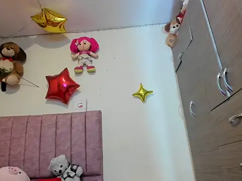 Snapshot of hot-nikol chatting on March 22, 10:37 pm hot-nikol online show from March 22, 10:37 pm