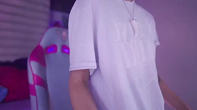 tommy blue online show from April 1, 1:17 am