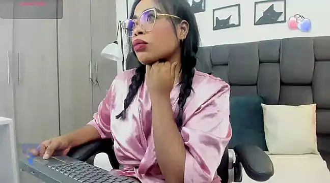 Snapshot of CandyMartinez_ chatting on March 17, 8:40 pm CandyMartinez online show from March 17, 8:40 pm