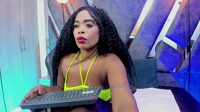 Snapshot of CandyMartinez_ chatting on October 13, 7:25 pm CandyMartinez online show from October 13, 7:25 pm