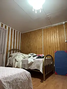 Snapshot of floooohv chatting on February 6, 2:16 am floooohv online show from February 6, 2:16 am