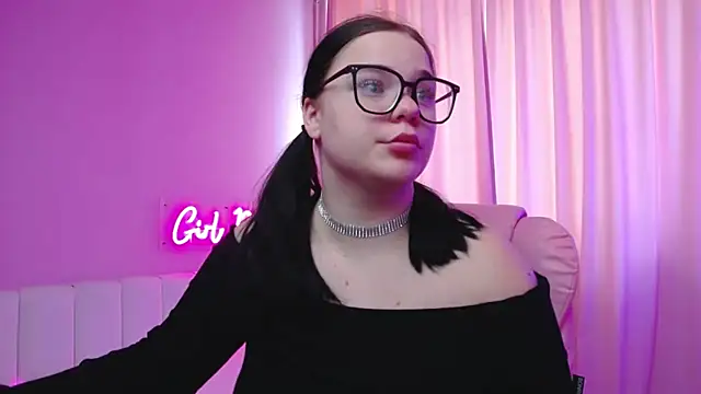 Snapshot of Eliss_Shyyo chatting on March 4, 7:41 am Eliss Shyyo online show from March 4, 7:41 am