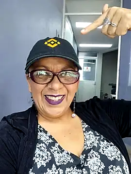 Tonhermosa online show from March 27, 6:40 pm