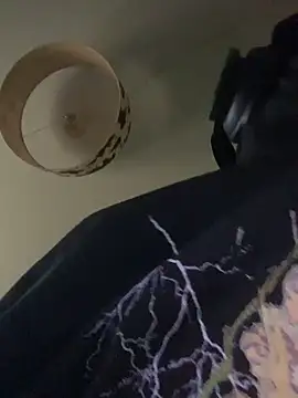 Snapshot of CheryNoLoveMe chatting on March 5, 12:11 pm CheryNoLoveMe online show from March 5, 12:11 pm