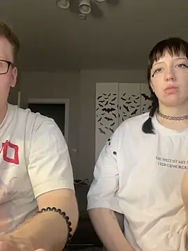 JayMollyy online show from June 2, 6:10 pm