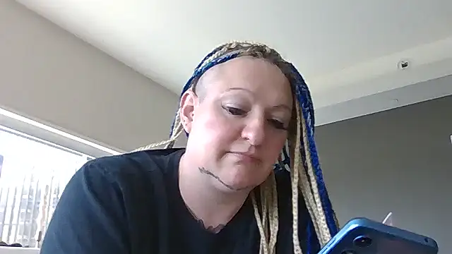 livieblainn online show from March 28, 6:40 pm
