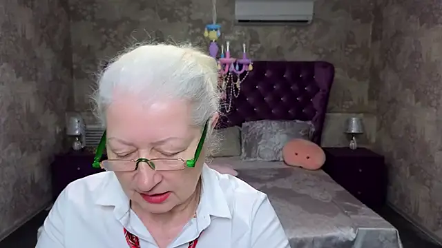 Maya Mayflower online show from March 12, 12:15 pm