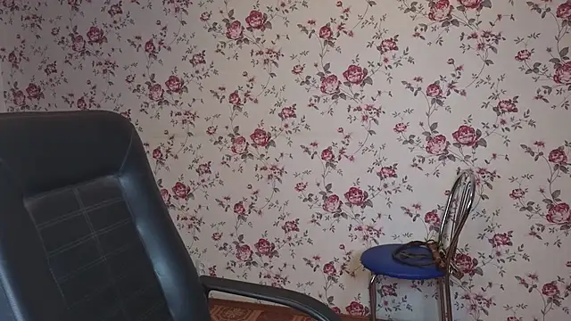 Maya Mayflower online show from December 18, 3:45 am