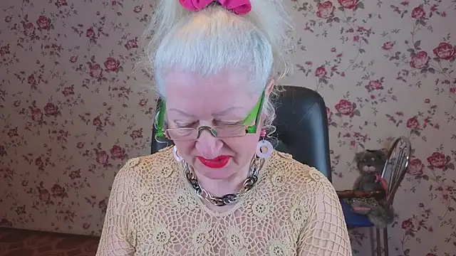 Maya Mayflower online show from April 9, 3:06 am