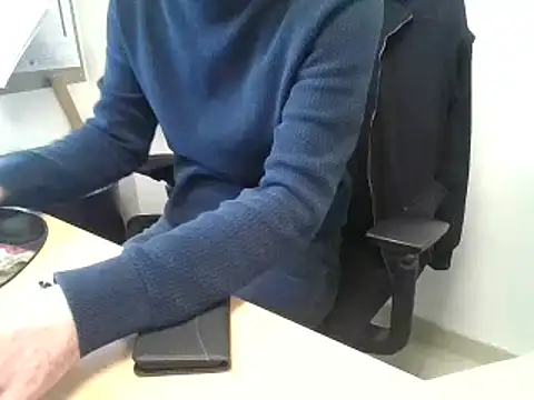 Snapshot of GM51-1988 chatting on March 21, 4:40 pm GM51-1988 online show from March 21, 4:40 pm