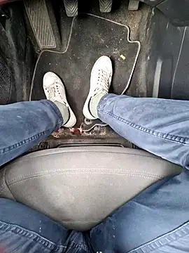 Snapshot of GM51-1988 chatting on October 6, 10:23 am GM51-1988 online show from October 6, 10:23 am