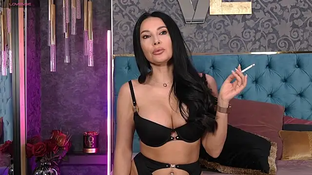 Vanessao1 online show from April 7, 7:20 am