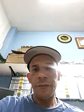 Snapshot of karlossan24 chatting on January 18, 11:30 pm karlossan24 online show from January 18, 11:30 pm