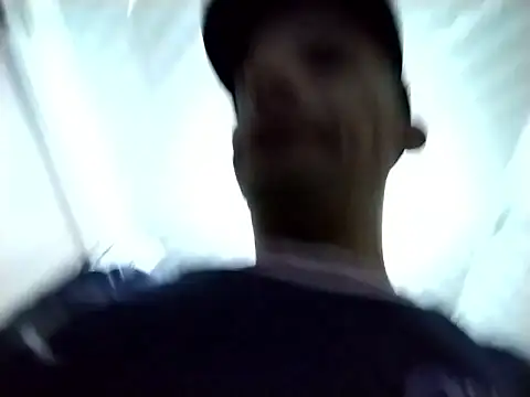 Snapshot of karlossan24 chatting on February 22, 8:46 am karlossan24 online show from February 22, 8:46 am