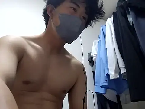 Snapshot of taaaaaa- chatting on May 18, 12:11 pm taaaaaa- online show from May 18, 12:11 pm