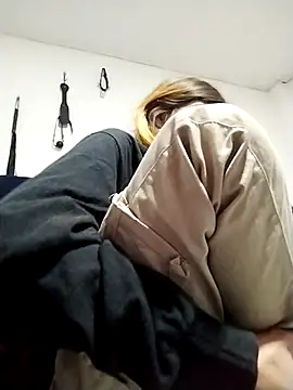 Snapshot of KratosAfroditacs chatting on October 21, 7:58 pm KratosAfroditacs online show from October 21, 7:58 pm