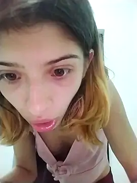 Snapshot of KratosAfroditacs chatting on November 4, 9:19 am KratosAfroditacs online show from November 4, 9:19 am