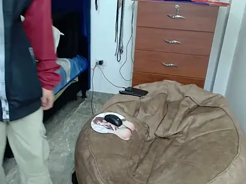 Snapshot of KratosAfroditacs chatting on November 28, 10:12 pm KratosAfroditacs online show from November 28, 10:12 pm