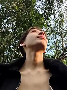 KratosAfroditacs online show from April 9, 10:37 pm