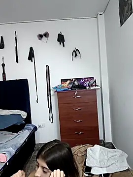 KratosAfroditacs online show from April 16, 10:49 am