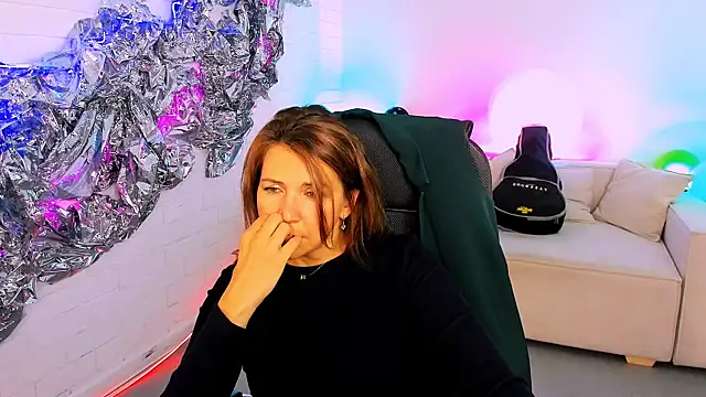 NicoleHitman online show from September 9, 5:29 am