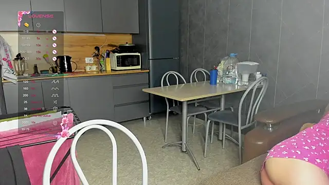 Snapshot of EvaTheHeart chatting on October 18, 3:09 am EvaTheHeart online show from October 18, 3:09 am