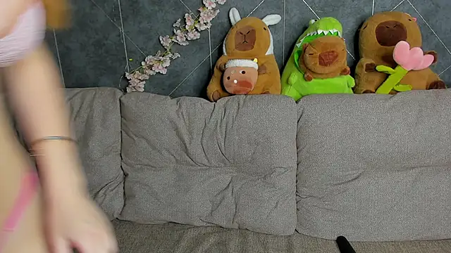 Snapshot of EvaTheHeart chatting on November 8, 2:45 am EvaTheHeart online show from November 8, 2:45 am