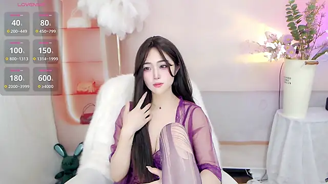 Snapshot of October_10 chatting on March 23, 8:26 am October 10 online show from March 23, 8:26 am