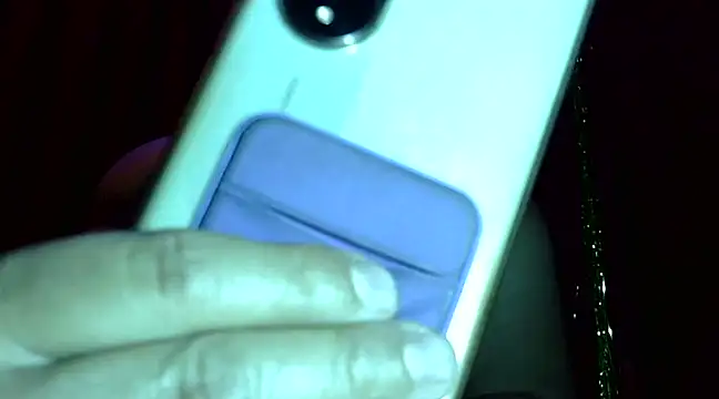 Snapshot of isis_milove chatting on March 23, 6:58 am isis milove online show from March 23, 6:58 am