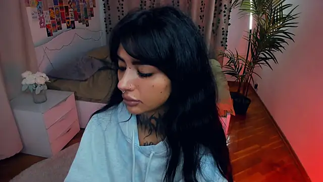 CharimgSabrina online show from February 12, 6:19 am