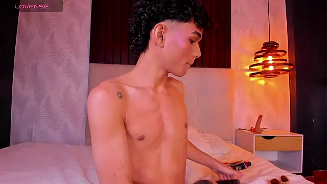 Snapshot of Kai_riptide chatting on March 23, 6:37 am Kai riptide online show from March 23, 6:37 am