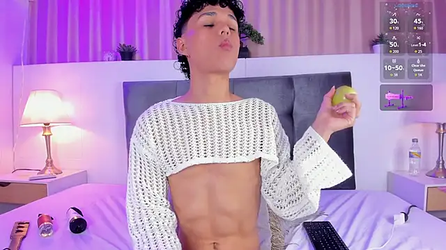 Snapshot of Kai_riptide chatting on September 30, 8:03 pm Kai riptide online show from September 30, 8:03 pm