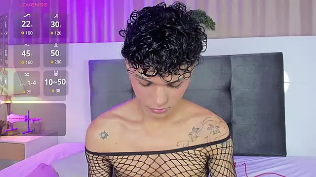 Snapshot of Kai_riptide chatting on November 18, 8:35 pm Kai riptide online show from November 18, 8:35 pm