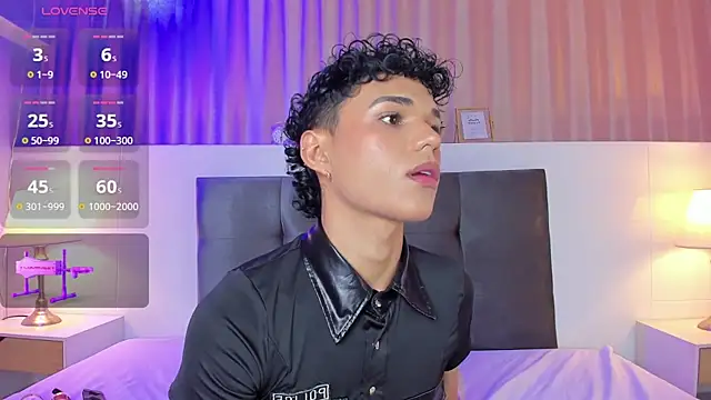 Snapshot of Kai_riptide chatting on January 13, 8:36 pm Kai riptide online show from January 13, 8:36 pm